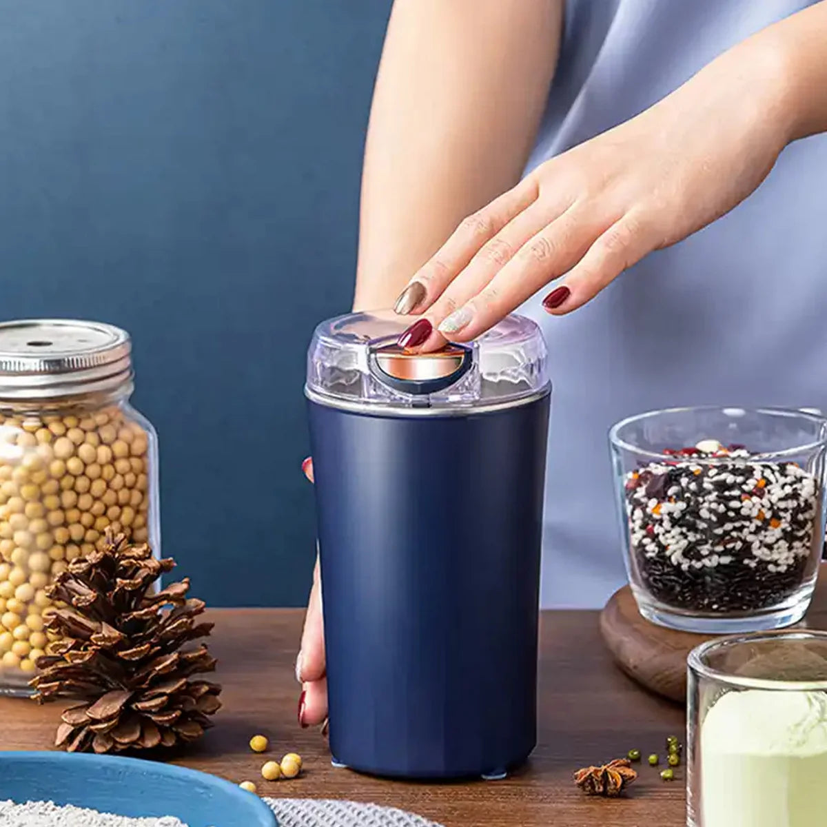 Portable 4-Blade Mini Grinder & Blender